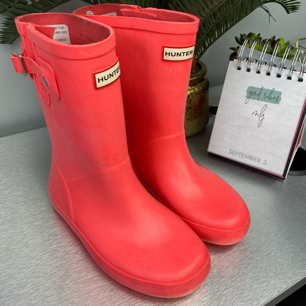 Girl size 13 pink hunter boot